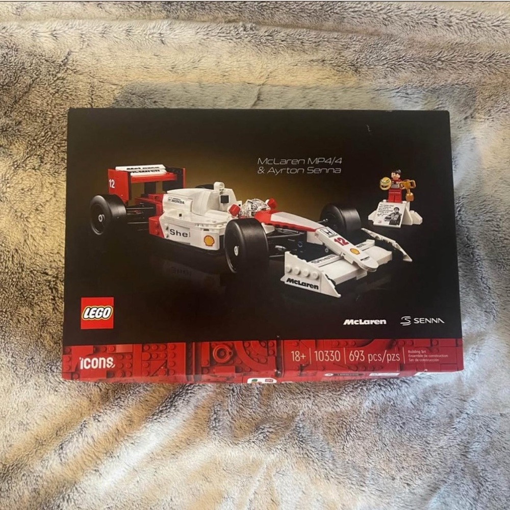 SOLD LEGO McLaren MP4/4 & Ayrton Senna Set #10330